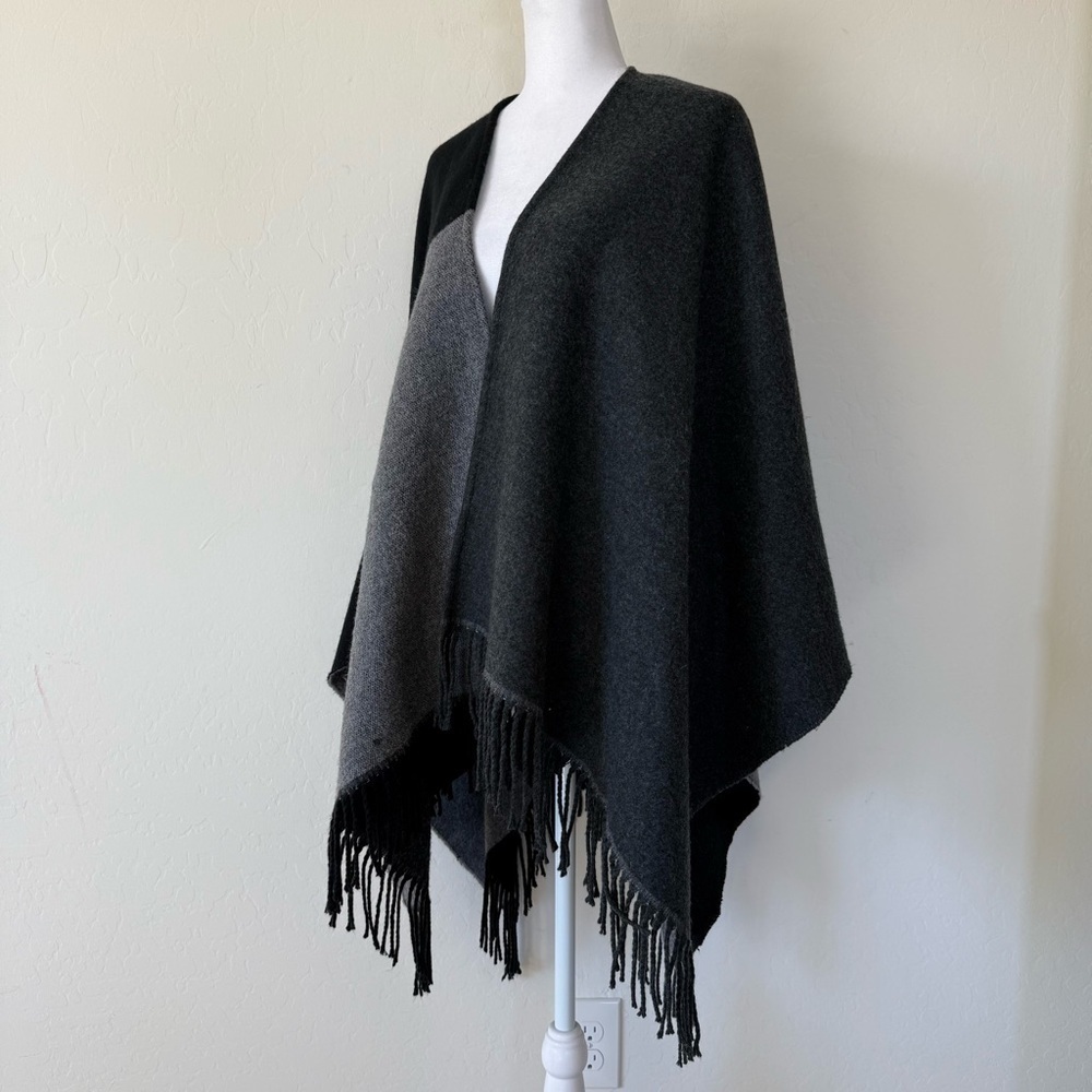 Cozy Soft Thick Knit Black & Gray Contrasting Color Block Fringe Cape Poncho